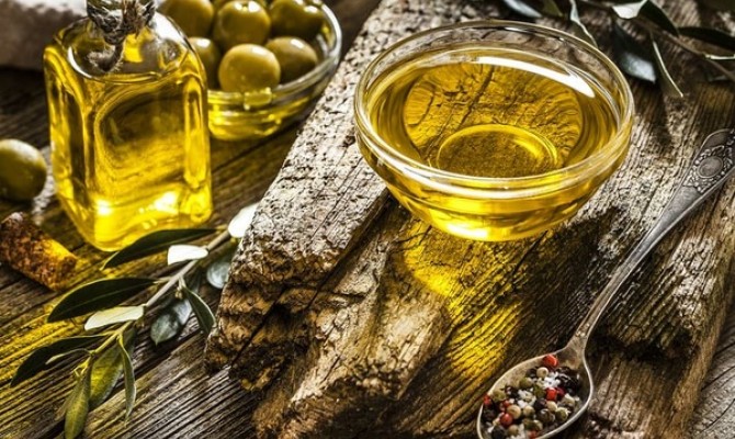 HIGH PHENOLIC OLIVE OIL AND ITS POSITIVE EFFECT IN ADULTS AT RISK OF TYPE 2 DIABETES
